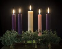 advent candles burning